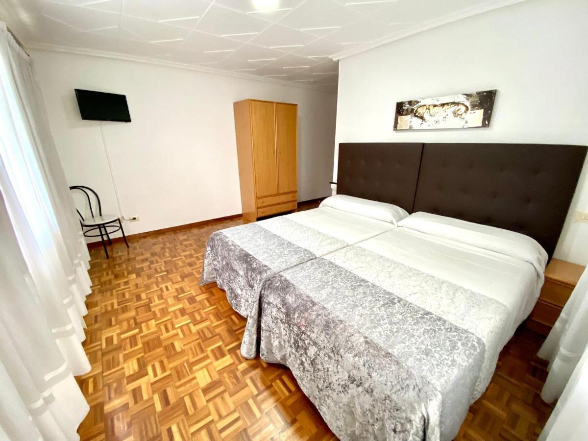 Garden Lodge Hostal Evencio Ribadavia Dış mekan fotoğraf