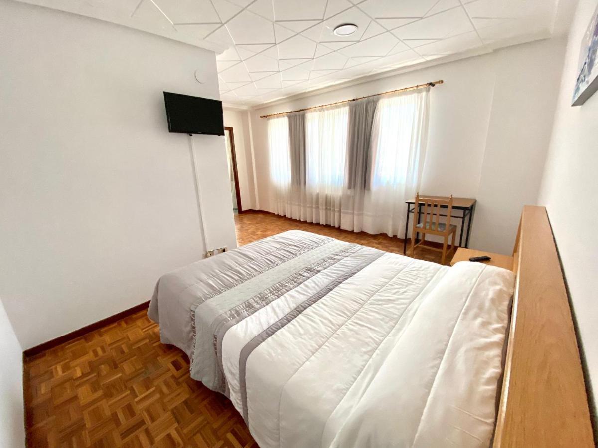 Garden Lodge Hostal Evencio Ribadavia Dış mekan fotoğraf