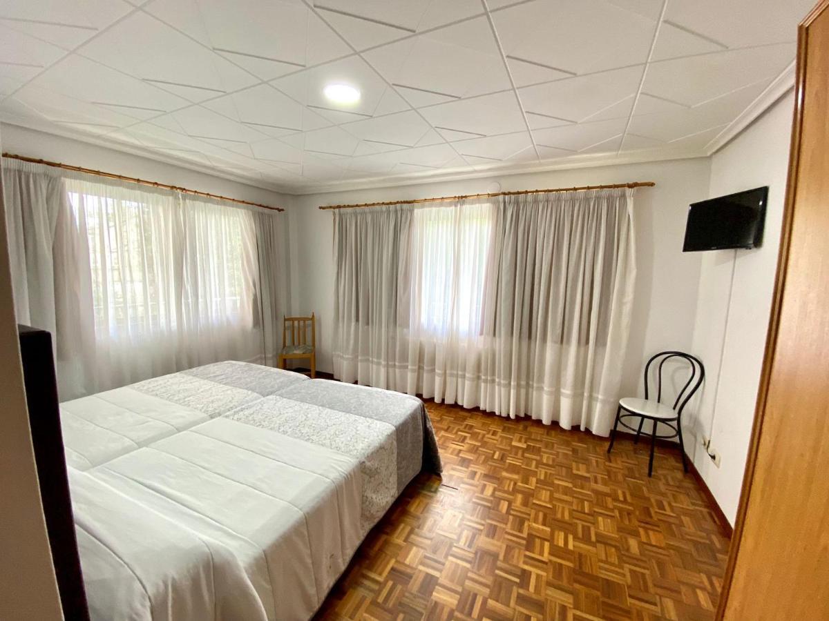 Garden Lodge Hostal Evencio Ribadavia Dış mekan fotoğraf