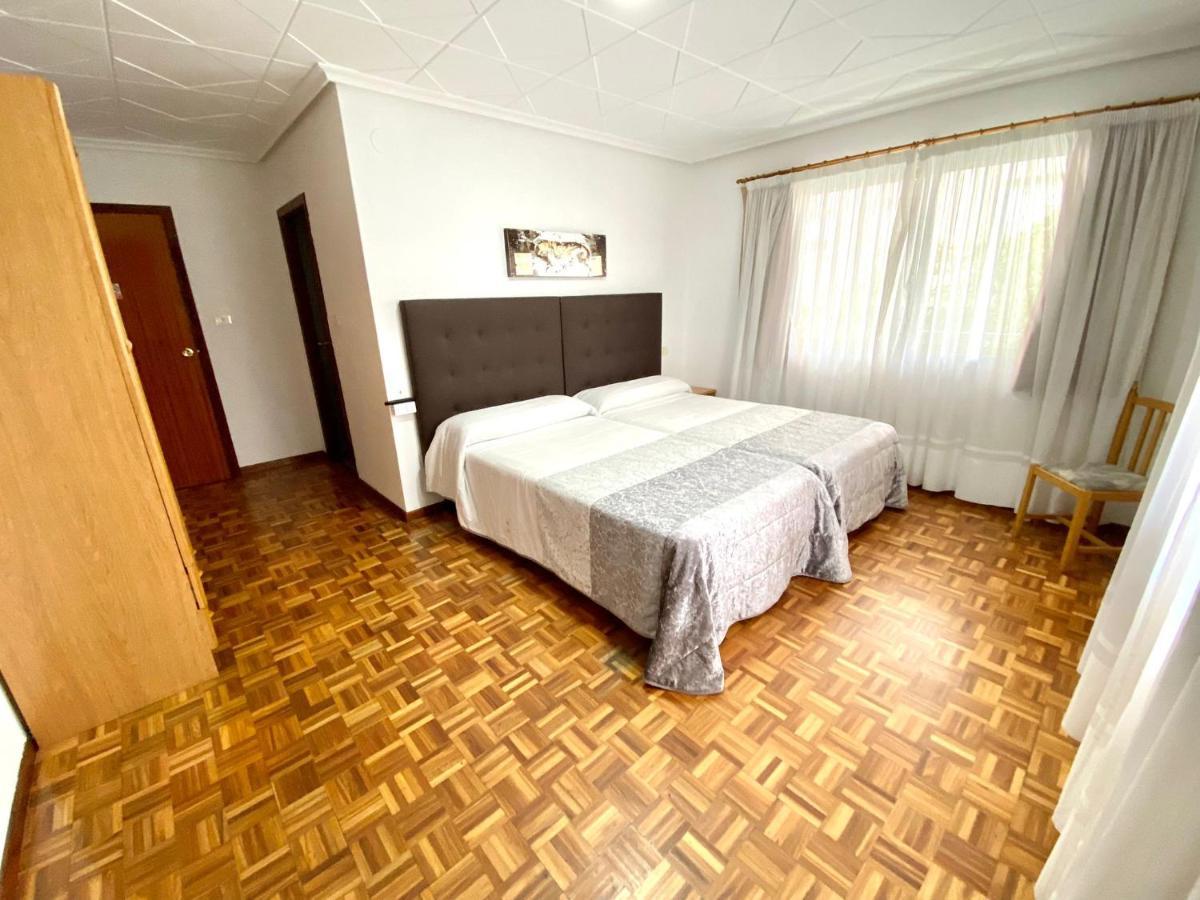 Garden Lodge Hostal Evencio Ribadavia Dış mekan fotoğraf
