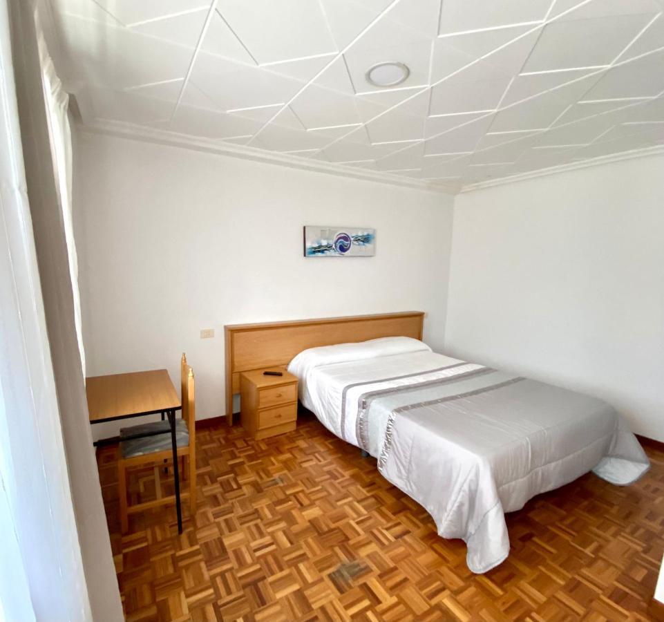 Garden Lodge Hostal Evencio Ribadavia Dış mekan fotoğraf