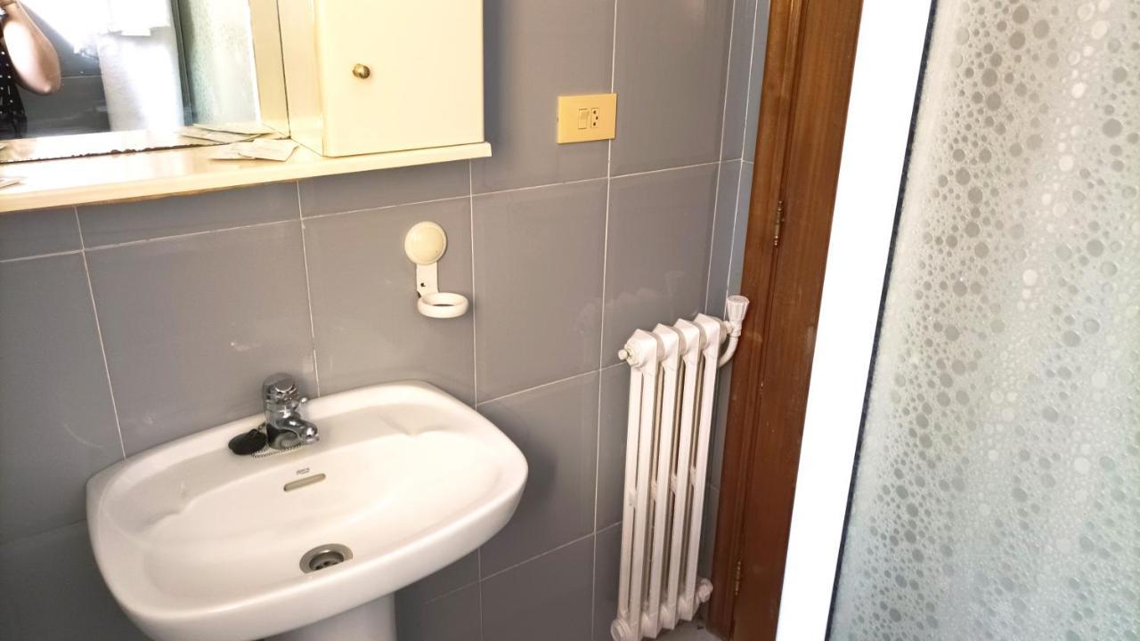 Garden Lodge Hostal Evencio Ribadavia Dış mekan fotoğraf