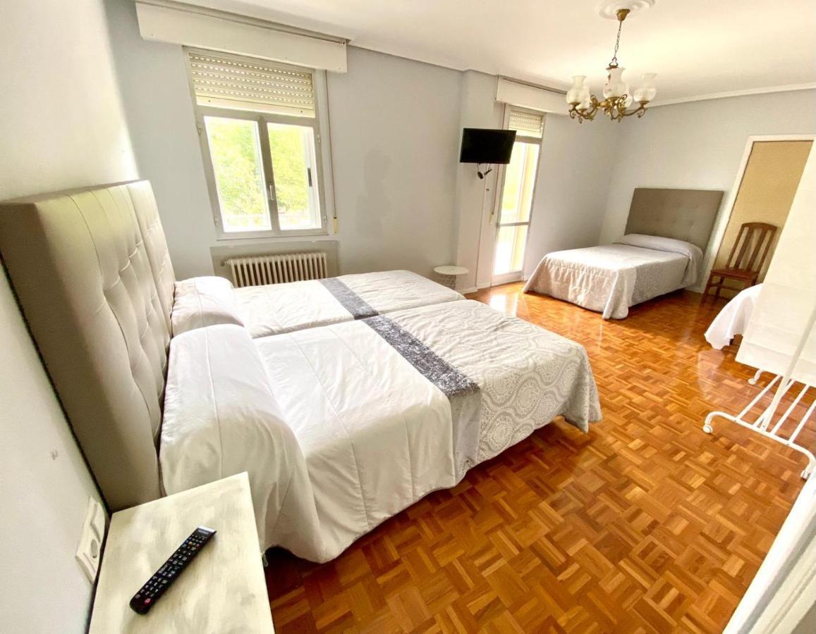 Garden Lodge Hostal Evencio Ribadavia Dış mekan fotoğraf