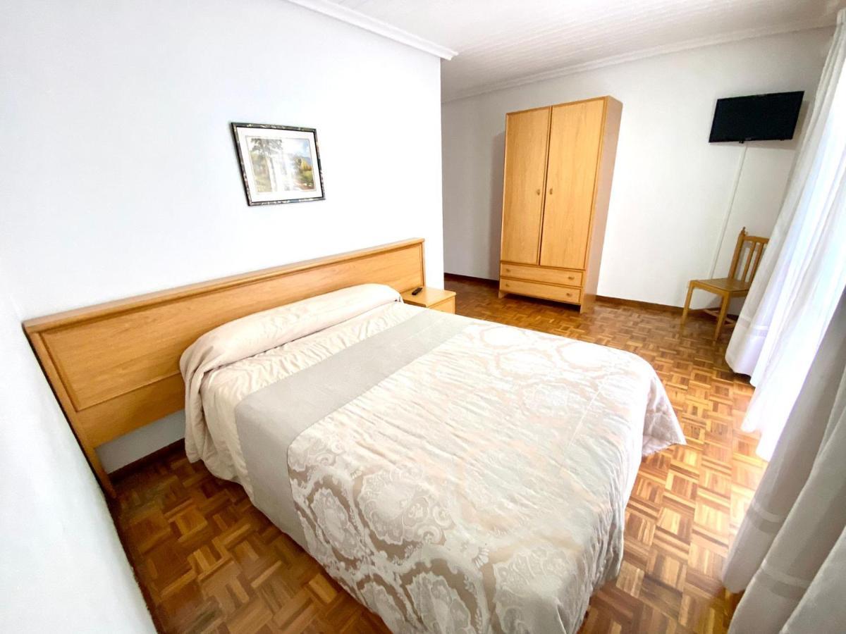 Garden Lodge Hostal Evencio Ribadavia Dış mekan fotoğraf