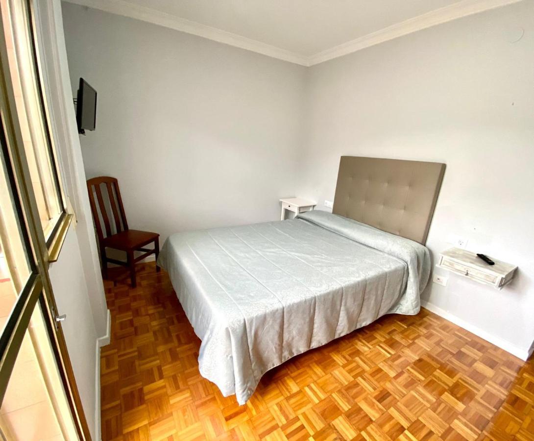 Garden Lodge Hostal Evencio Ribadavia Dış mekan fotoğraf