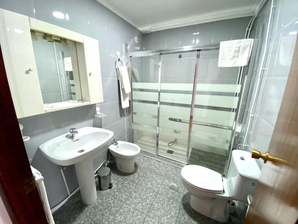 Garden Lodge Hostal Evencio Ribadavia Dış mekan fotoğraf